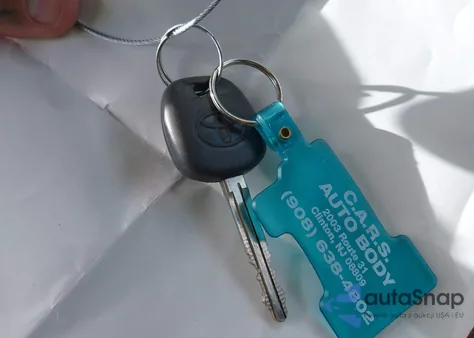 2012 Toyota Sienna Le V6 8 Passenger z USA, uszkodzony, nr VIN 5TDKK3DC7CS236347